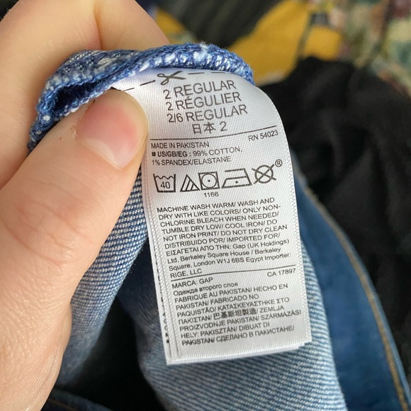 Gap Denim Shorts - Picture 2 of 3